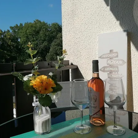 Agreable Studio Avec Terrasse A150m De La Plage Apartment